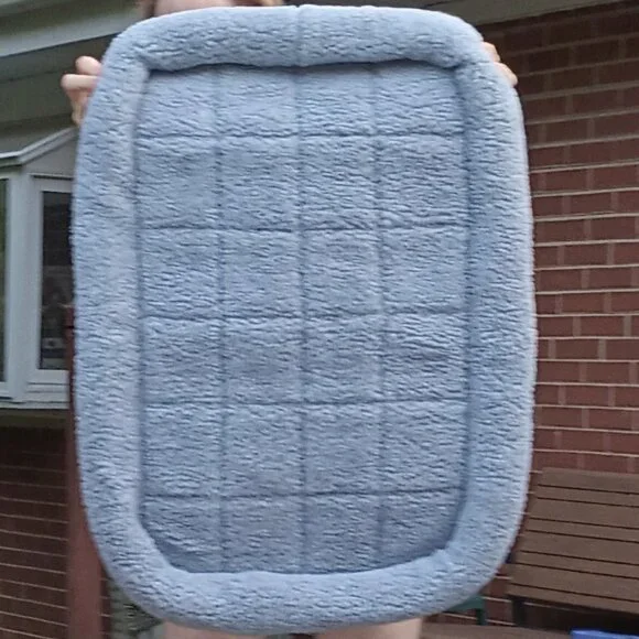 NEW Frisco Quilted Dog Crate Mat, in Light Gray (36 inches)